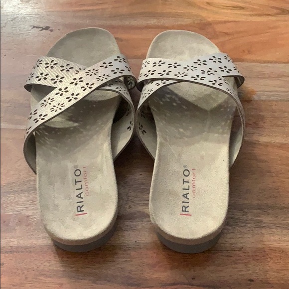 Rialto Sandals - Picture 3 of 5